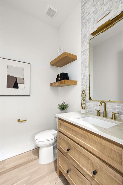 Furnished interior view inside a new home in , Dallas (Image 18).