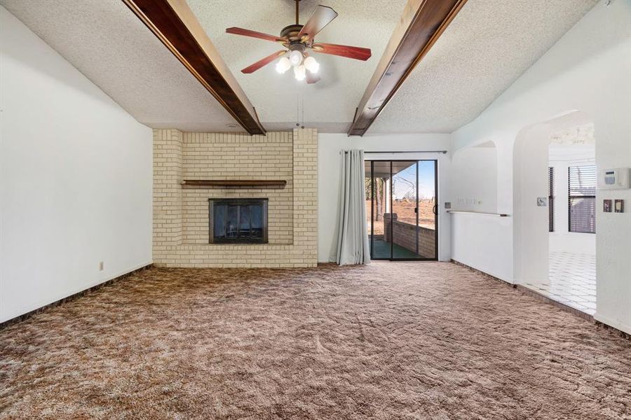 Spacious, unfurnished interior of a new home in , Paris (Image 9).