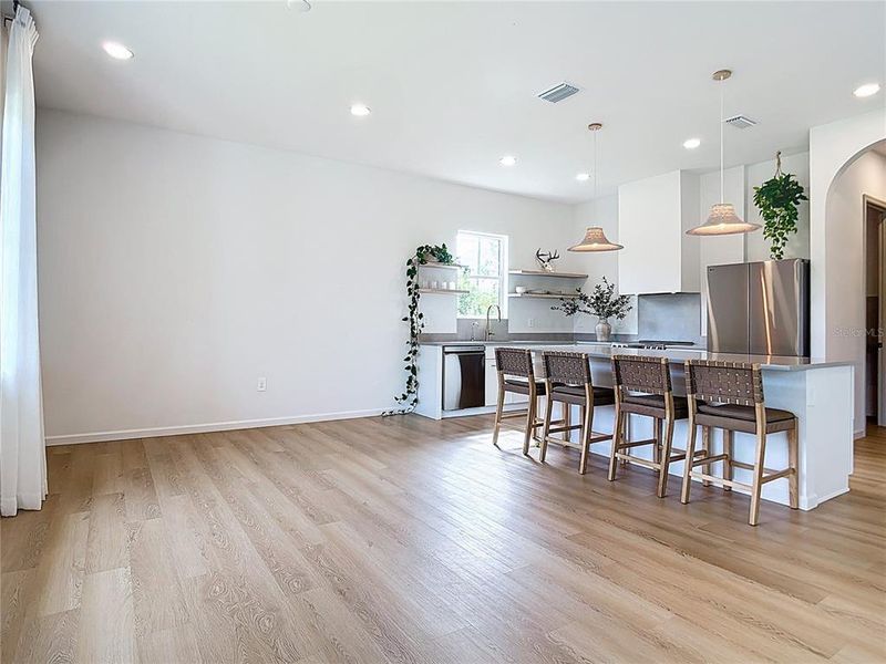 Spacious, unfurnished interior of a new home in , Port Charlotte (Image 22).