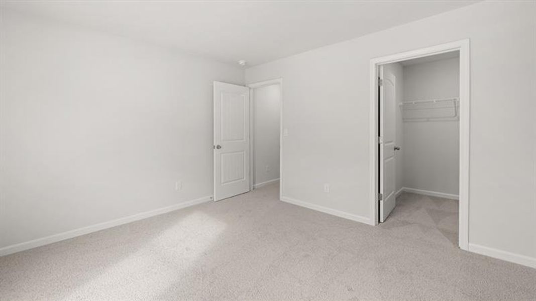 Spacious, unfurnished interior of a new home in , Dallas (Image 37).