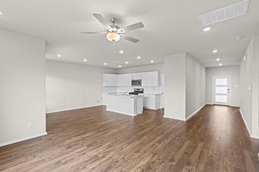 Spacious, unfurnished interior of a new home in Windrose Green, Angleton (Image 19).