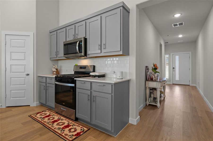 Furnished interior view inside a new home in LakePointe, Lavon (Image 14).