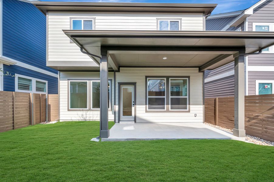 Exterior details and patio area of a home in Double Creek Crossing, Round Rock (Image 3).