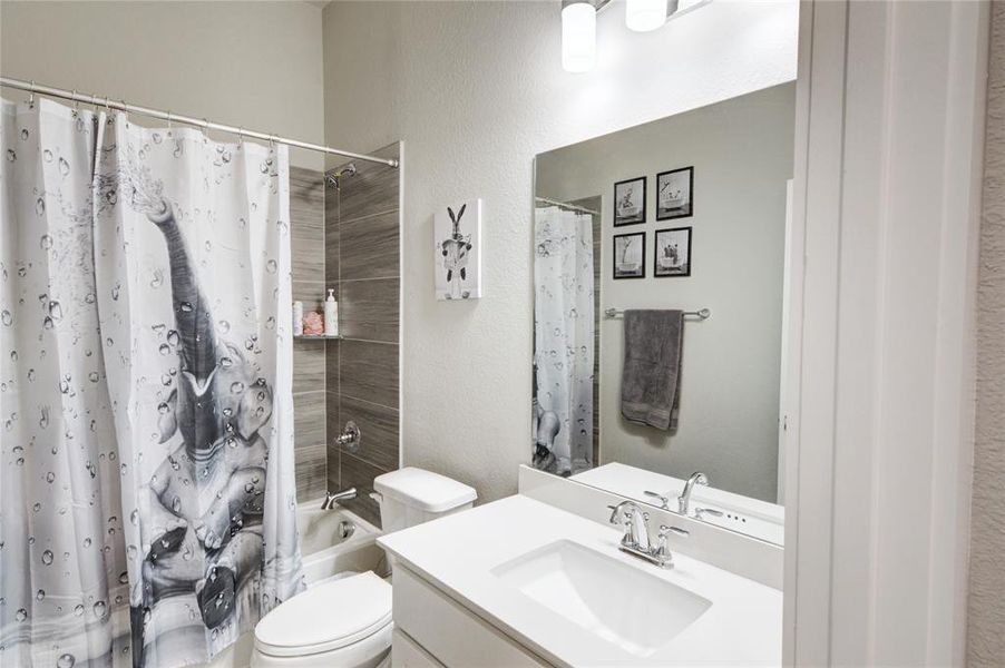 HALL BATHROOM WITH SHOWER AND GARDEN TUB