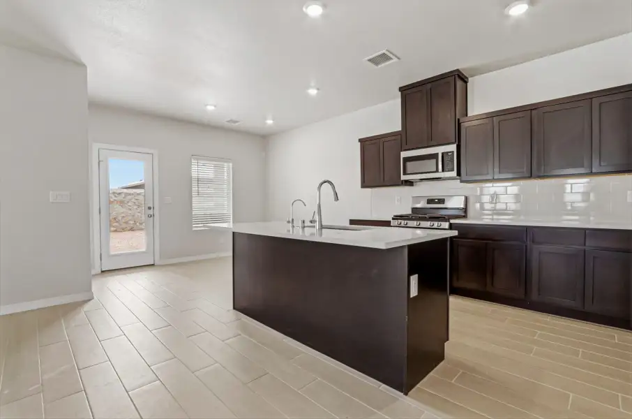 Representative furnished interior of a home built from the Poppy by View Homes in Paseo del Este, El Paso (Image 15).