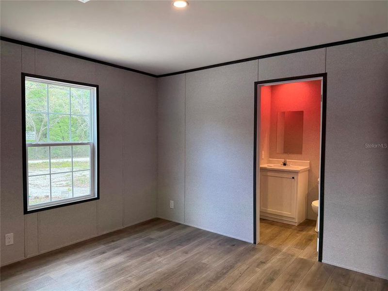 Spacious, unfurnished interior of a new home in , Bronson (Image 6).