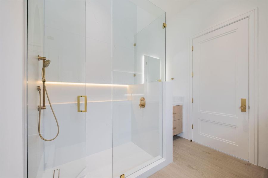 Bathroom 2 shower Bathroom 2 shower
