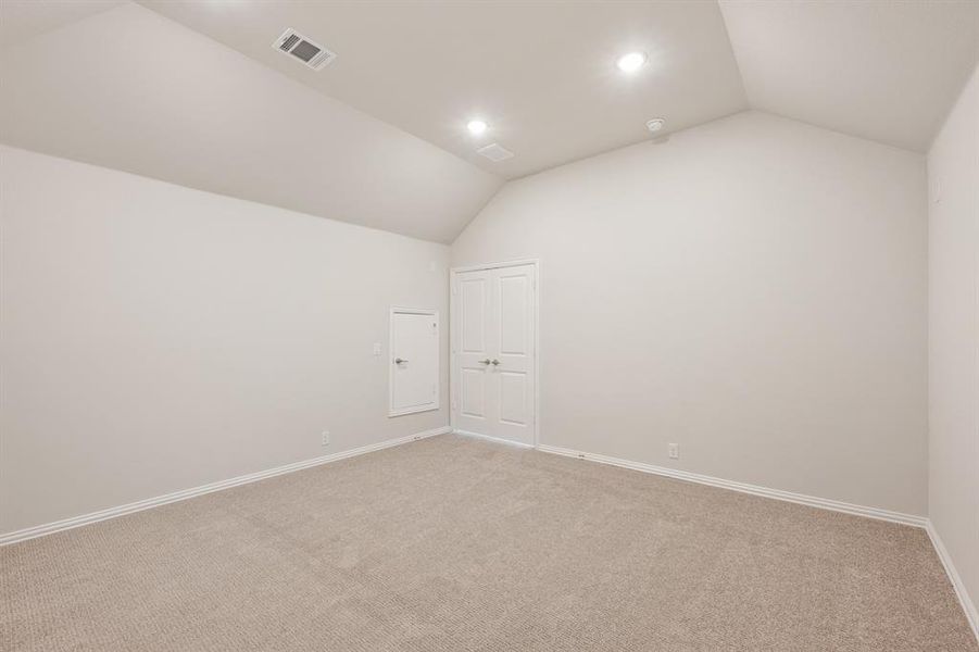 Spacious, unfurnished interior of a new home in East Oak Creek 50-55, Commerce (Image 21). Spacious, unfurnished interior of a new home in East Oak Creek 50-55, Commerce (Image 21).