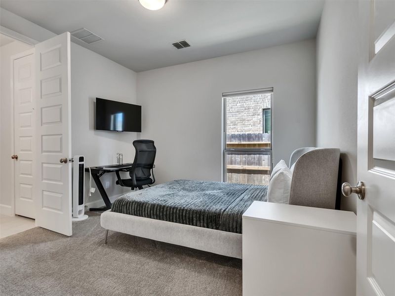 Cozy bedroom with a modernlook and ample natural light !