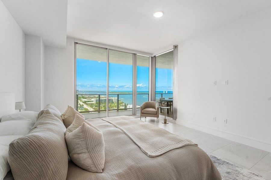 026-220LakeShoreDrive-2109-LakePark-FL-3