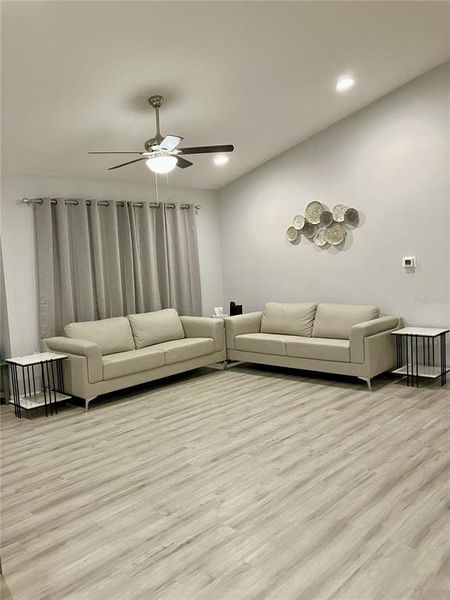 Spacious, unfurnished interior of a new home in , Ocala (Image 15).