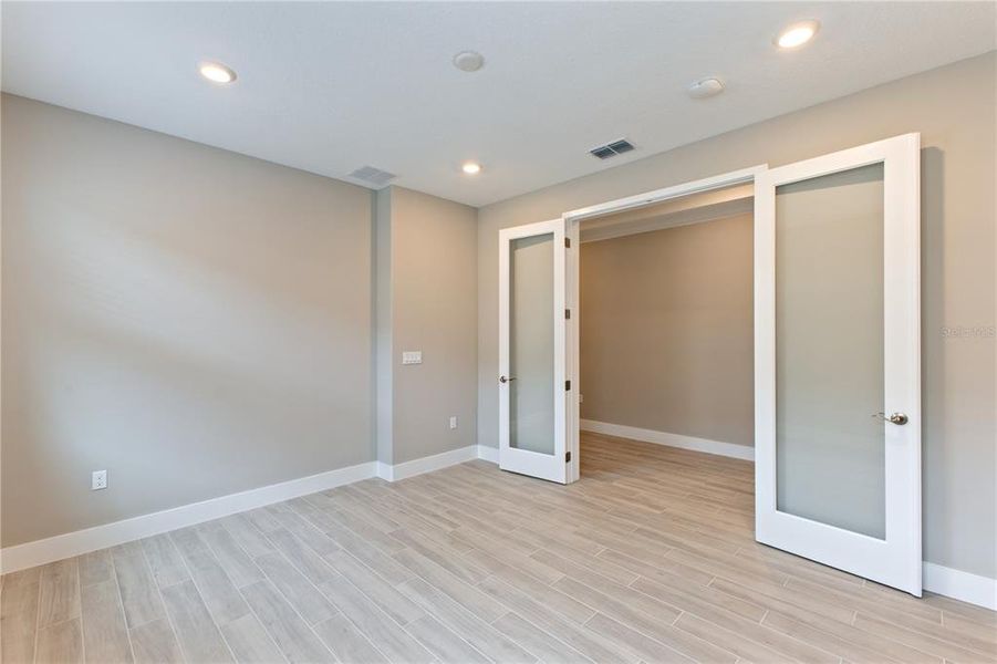 Spacious, unfurnished interior of a new home in Ocala Preserve, Ocala (Image 19).