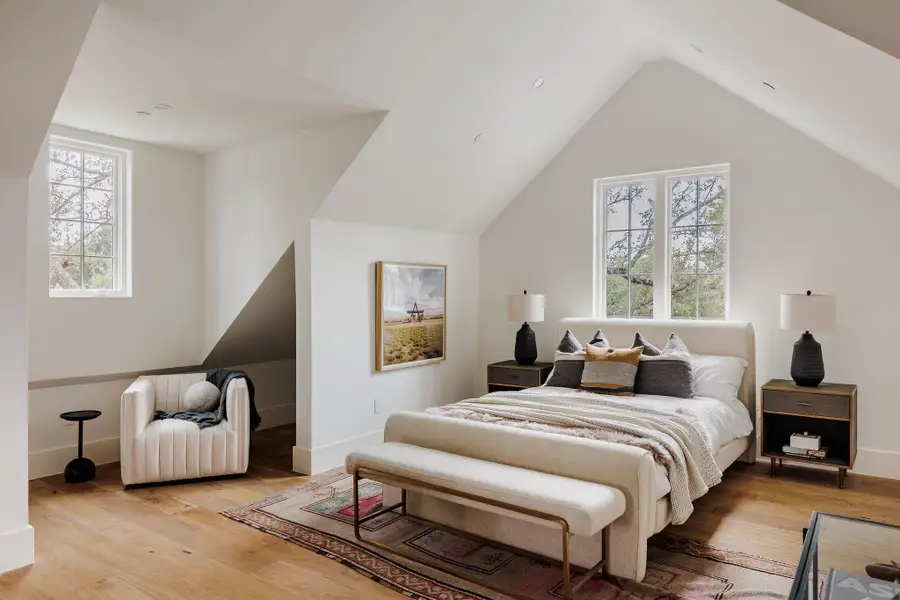 Thoughtfully designed for comfort and privacy, each guest suite features refined finishes and en-suite bathrooms. Thoughtfully designed for comfort and privacy, each guest suite features refined finishes and en-suite bathrooms.