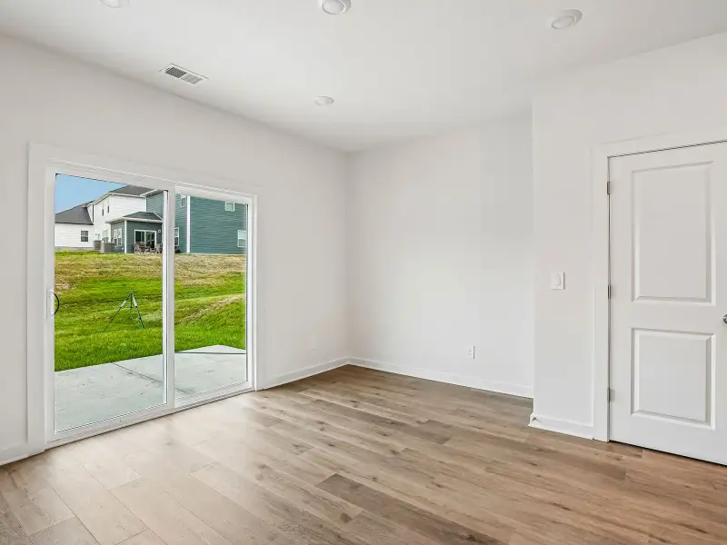 Spacious, unfurnished interior of a new home in Crestview - Ridge Series, Hermitage (Image 10).