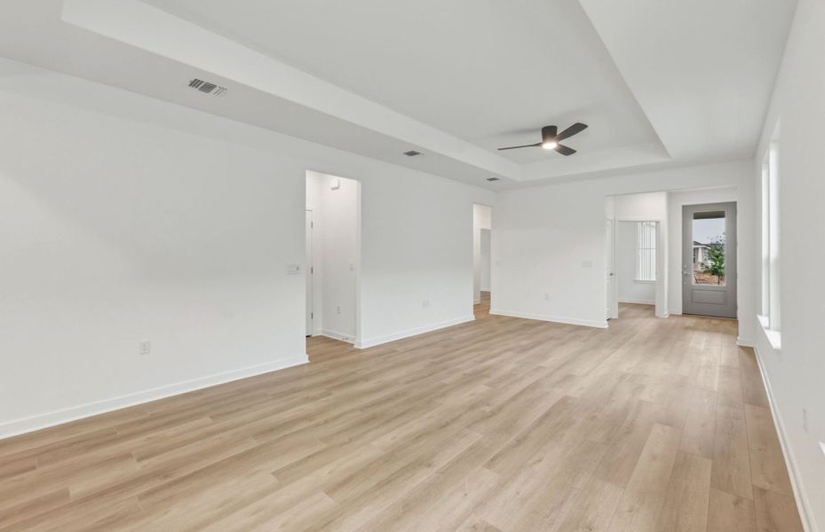 Spacious, unfurnished interior of a new home in Sun City Texas, Georgetown (Image 22).