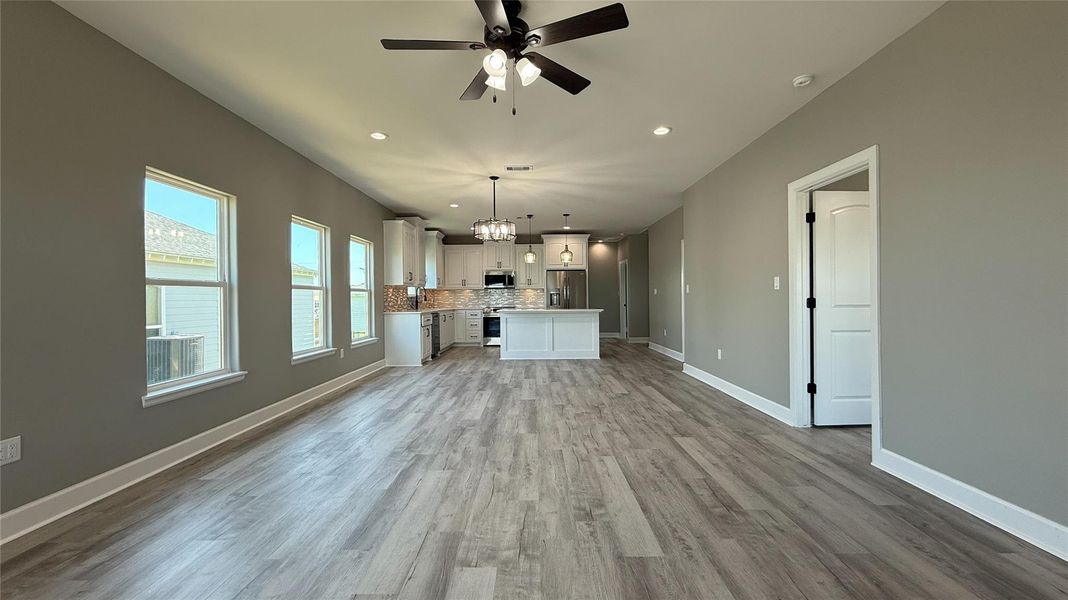 Spacious, unfurnished interior of a new home in , Bolivar Peninsula (Image 21).
