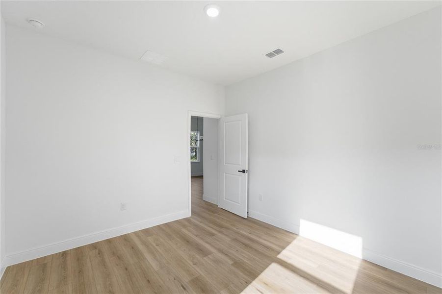 Spacious, unfurnished interior of a new home in , Ocala (Image 35).