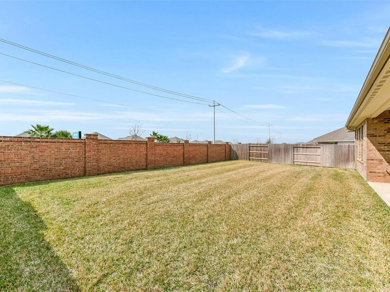 Exterior details and patio area of a home in Lago Mar, Texas City (Image 24). Exterior details and patio area of a home in Lago Mar, Texas City (Image 24).