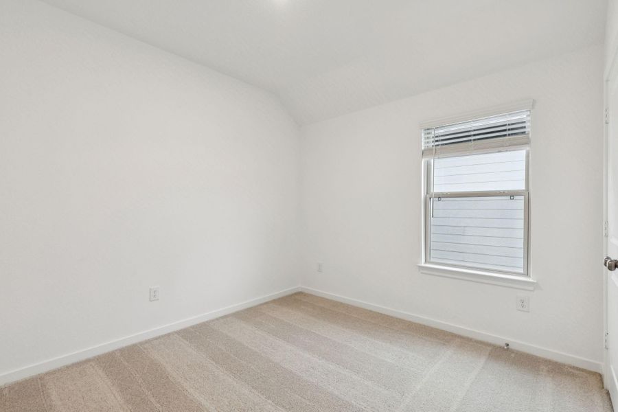 Spacious, unfurnished interior of a new home in Mavera, Conroe (Image 34).