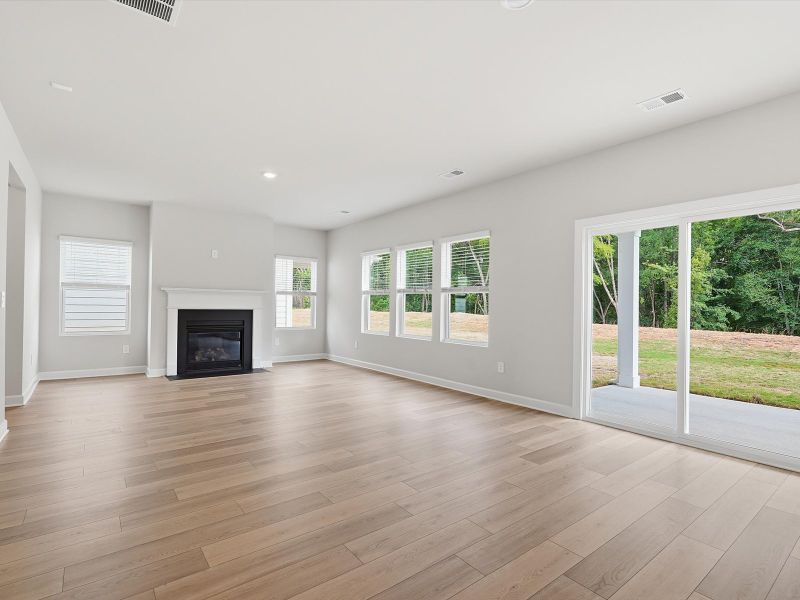 Spacious, unfurnished interior of a new home in Southwell Commons, Anderson (Image 8).