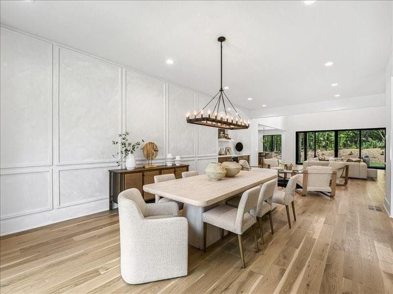 Furnished interior view inside a new home in , Alpharetta (Image 67).
