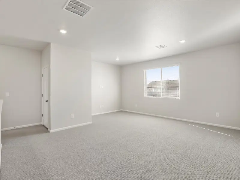 Spacious, unfurnished interior of a new home in Paint Brush Hills, Peyton (Image 10).