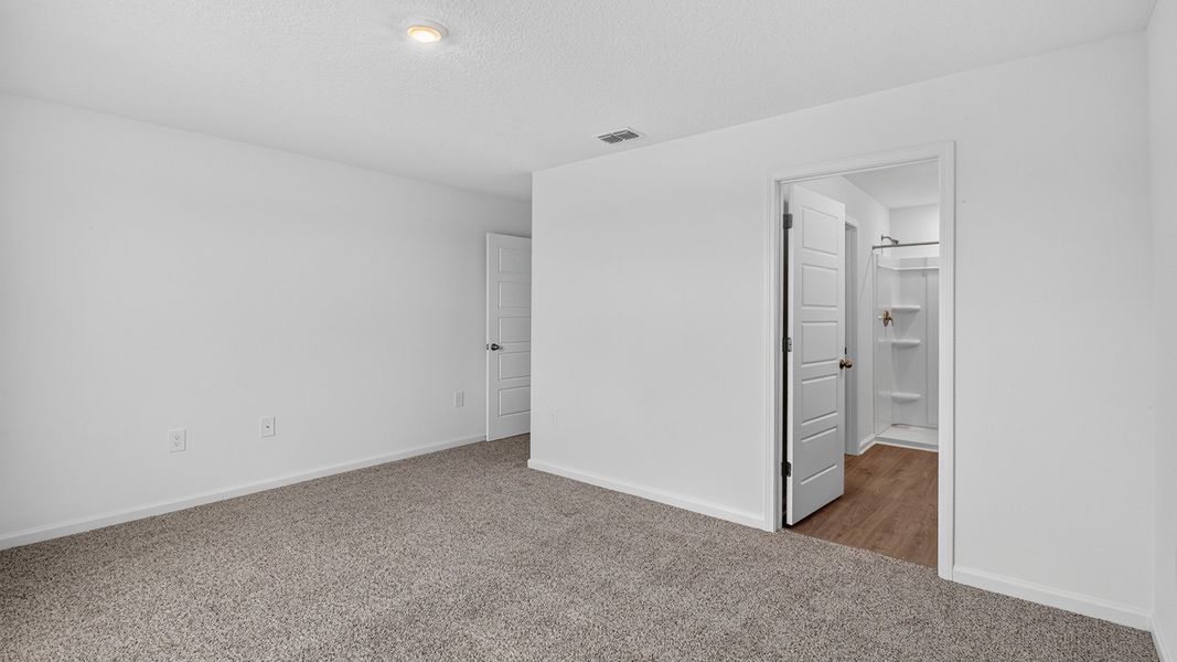 Representative unfurnished interior of a home built from the Weston by D.R. Horton in Bridle Creek Townhomes, Jacksonville (Image 20).