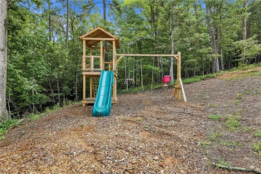 Community amenities in , Demorest (Image 55).