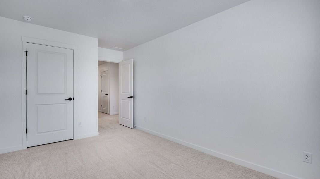 Spacious, unfurnished interior of a new home in Arcadia, Denver (Image 18).