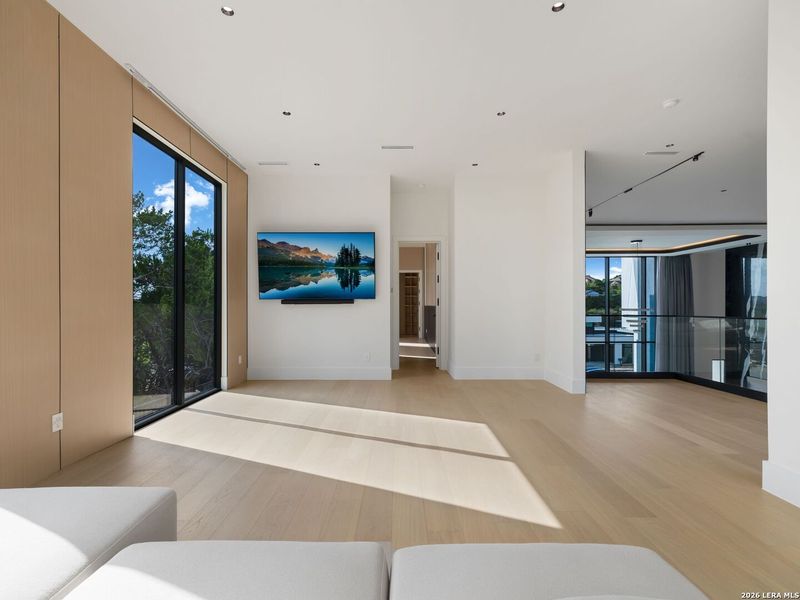 Image 71 of a home in .