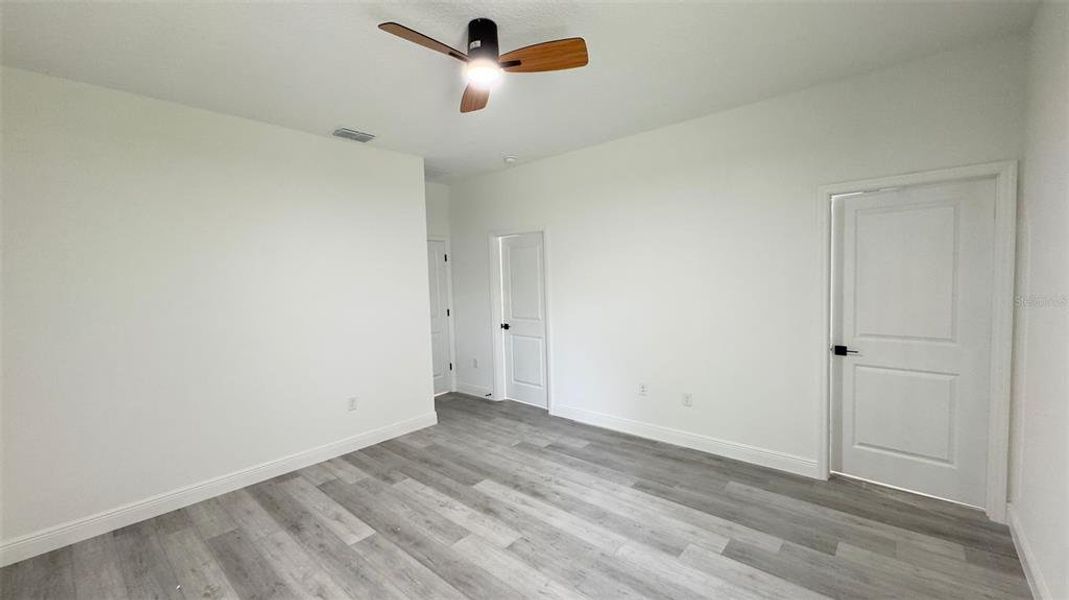 Spacious, unfurnished interior of a new home in , Citrus Springs (Image 20).