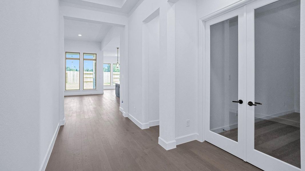 Spacious, unfurnished interior of a new home in Evergreen 70', Conroe (Image 9). Spacious, unfurnished interior of a new home in Evergreen 70', Conroe (Image 9).