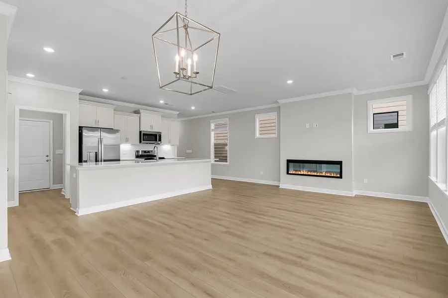 Spacious, unfurnished interior of a new home in Pineland Preserve, Summerville (Image 23).