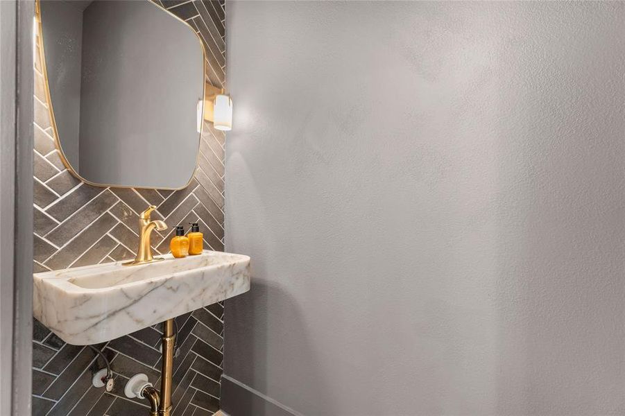 Furnished interior view inside a new home in , Dallas (Image 34). Furnished interior view inside a new home in , Dallas (Image 34).