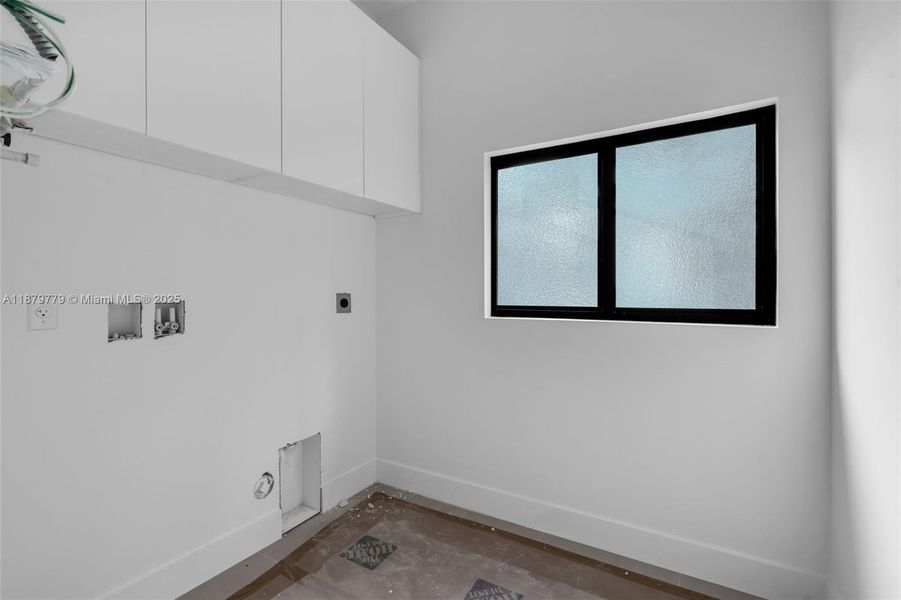 Spacious, unfurnished interior of a new home in , Miami (Image 11).