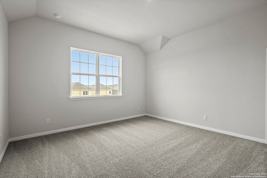 Spacious, unfurnished interior of a new home in Melissa Ranch, San Antonio (Image 8).