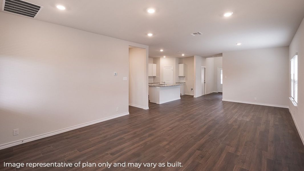 Spacious, unfurnished interior of a new home in Brookstone Creek, San Antonio (Image 10).