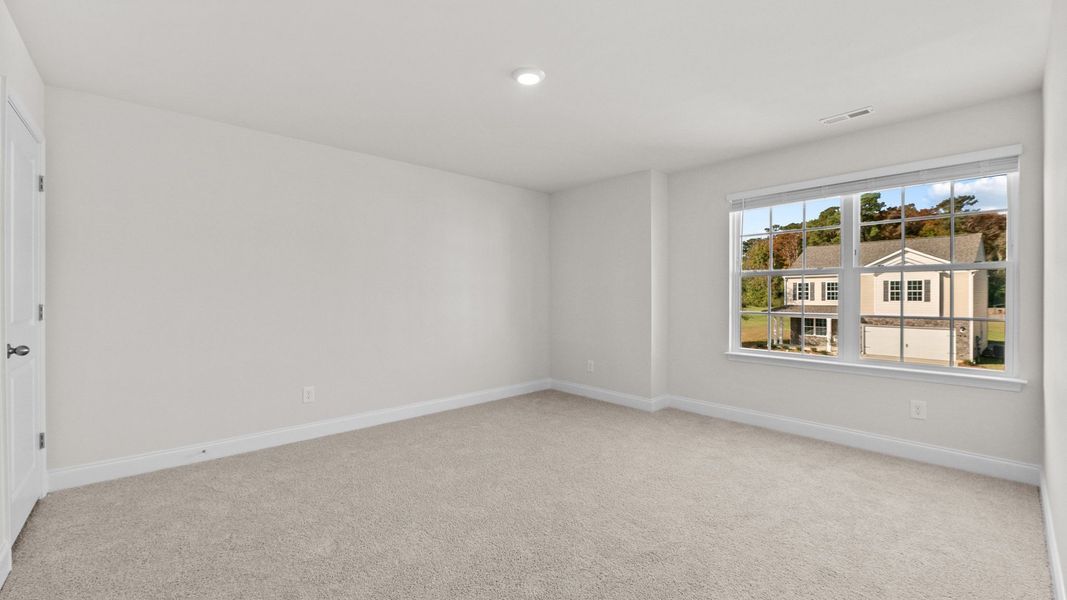 Spacious, unfurnished interior of a new home in Tyler - Home on the Lake, New Bern (Image 16). Spacious, unfurnished interior of a new home in Tyler - Home on the Lake, New Bern (Image 16).