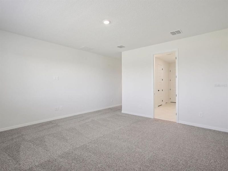 Spacious, unfurnished interior of a new home in Two Rivers - Signature Series, Zephyrhills (Image 34).