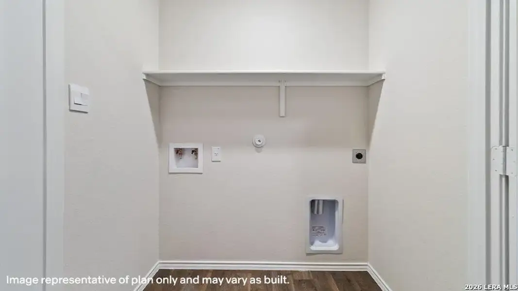 Spacious, unfurnished interior of a new home in , Lytle (Image 23).