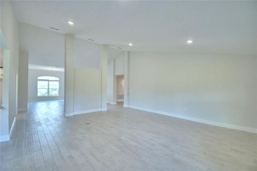 Spacious, unfurnished interior of a new home in Lake Juliana Estates, Auburndale (Image 46). Spacious, unfurnished interior of a new home in Lake Juliana Estates, Auburndale (Image 46).