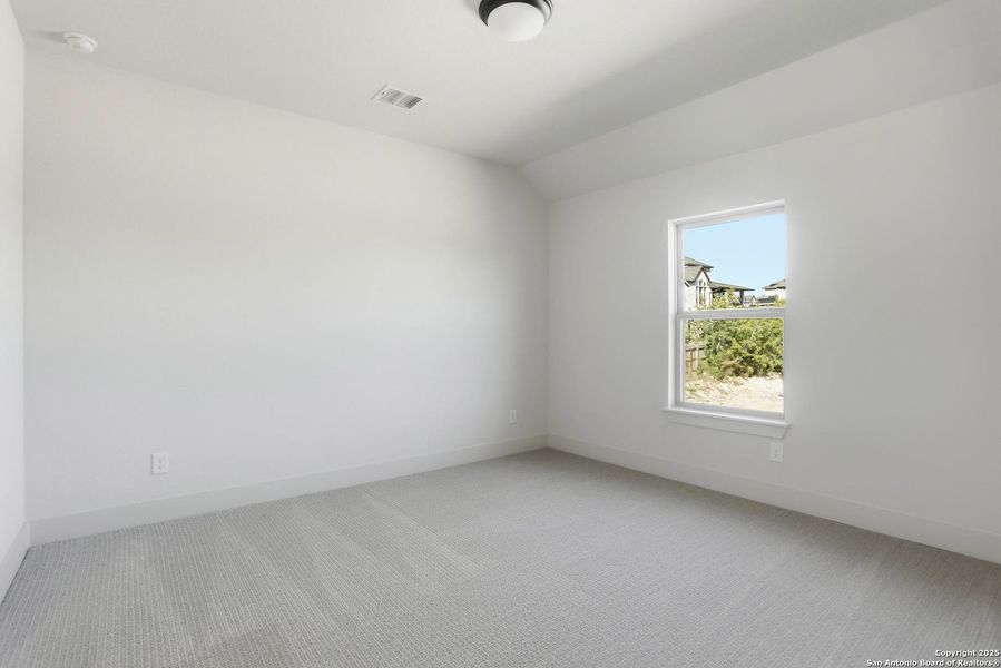 Spacious, unfurnished interior of a new home in Kinder Ranch 70's, San Antonio (Image 44).