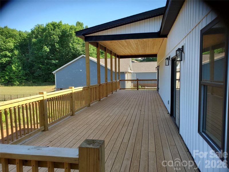 Exterior details and patio area of a home in , Maiden (Image 13).