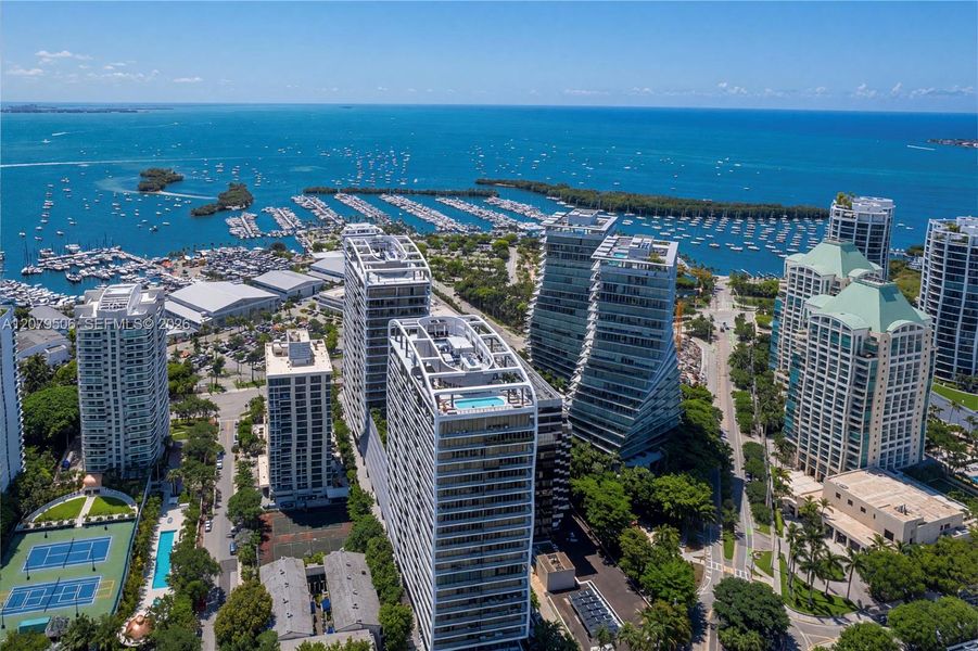 Condo located in Miami, FL showcasing its design and architecture (Image 5).