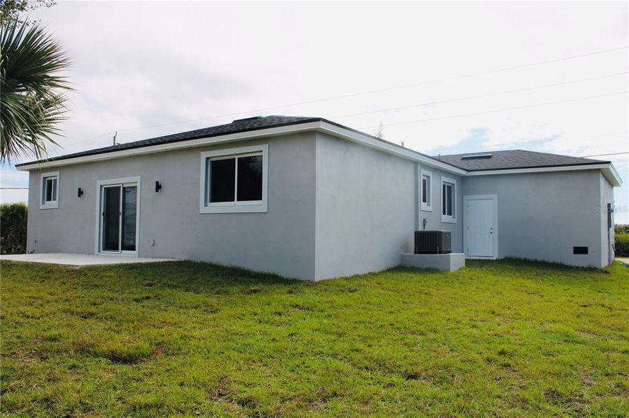 Exterior details and patio area of a home in , Port Charlotte (Image 33).