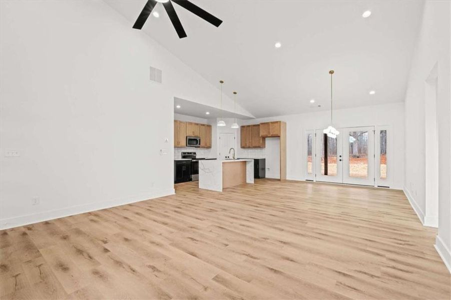 Spacious, unfurnished interior of a new home in , Waco (Image 33).