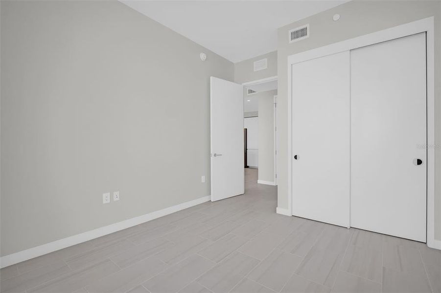 Spacious, unfurnished interior of a new home in , St. Petersburg (Image 67).