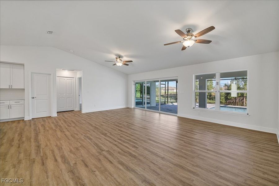 Spacious, unfurnished interior of a new home in Cape Coral, Cape Coral (Image 21).