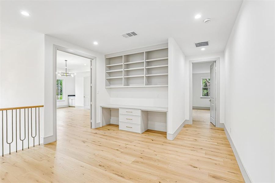 Spacious, unfurnished interior of a new home in , Trophy Club (Image 21).