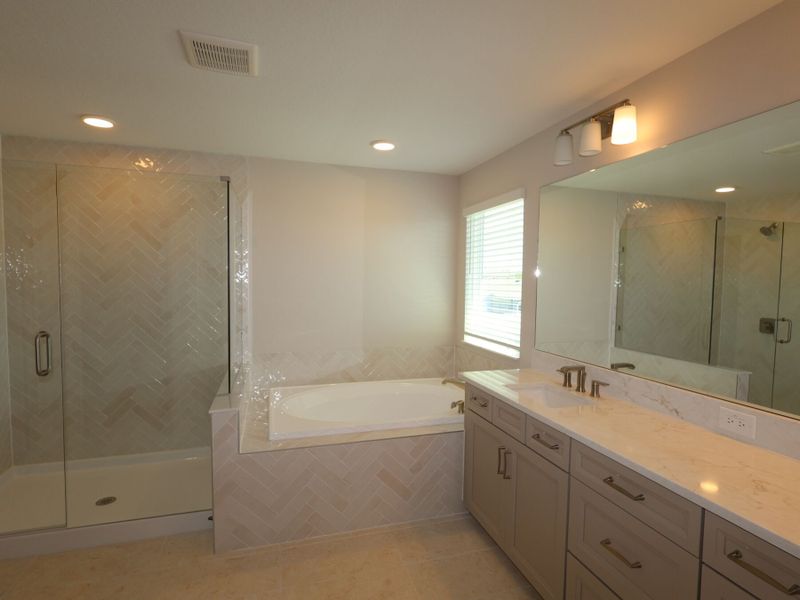 Owner's Bathroom Owner's Bathroom
